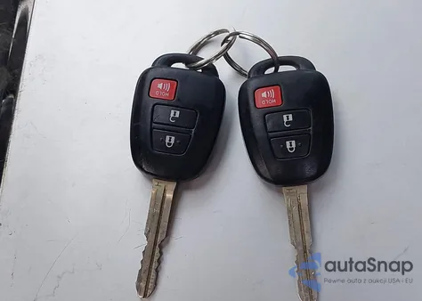 2015 Toyota Rav4 Xle из США, поврежденный, VIN 2T3RFREV2FW281429